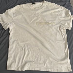 ESSENTIALS Teeshirt